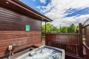 Bluebell Lodge 9 with Hot Tub